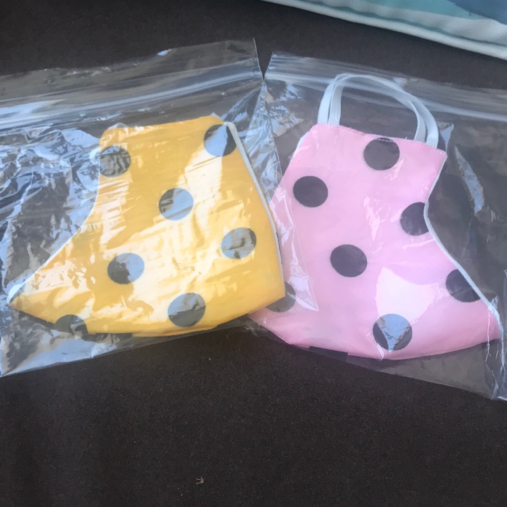 Fabric reusable face mask polka dot
